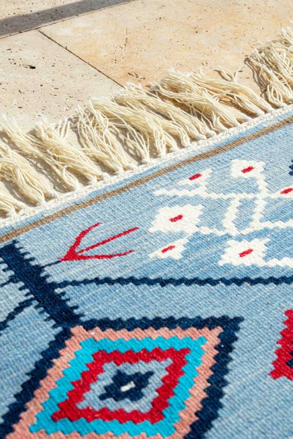 Açık Mavi Geleneksel Motifli Kirkitli El Dokuma Yün Kilim - 4