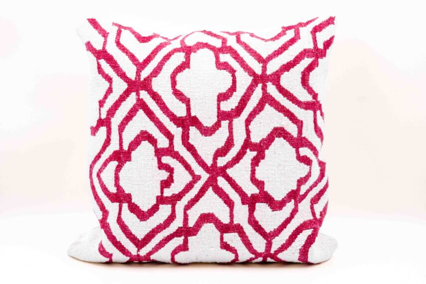 Bordo Geometrik Desenli Punch Kırlent Kılıfı - 1