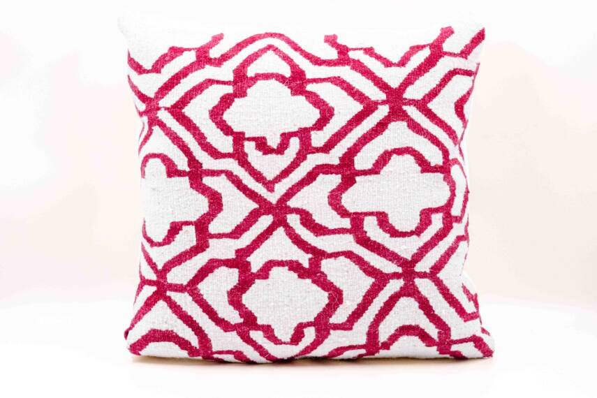 Bordo Geometrik Desenli Punch Kırlent Kılıfı - 2