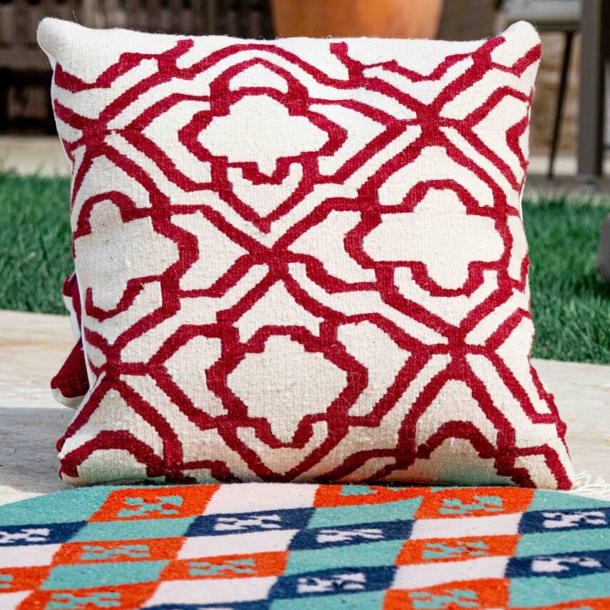 Bordo Geometrik Desenli Punch Kırlent Kılıfı - 4