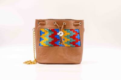 Kilim Detaylı Deri Büzgülü Çanta