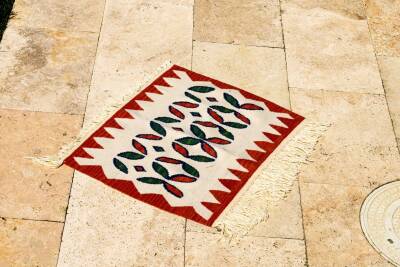 Kiremit Krem Yaprak Motifli Küçük El Dokuma Yün Kilim - 2
