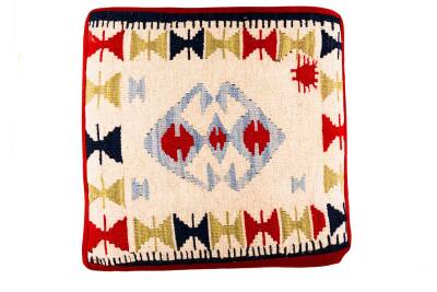 Krem Kırmızı Motifli El Yapımı Yün Kilim Ahşap Tabure