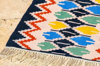 Lacivert Zeminli Renkli Motifli Küçük El Dokuma Yün Kilim - 4