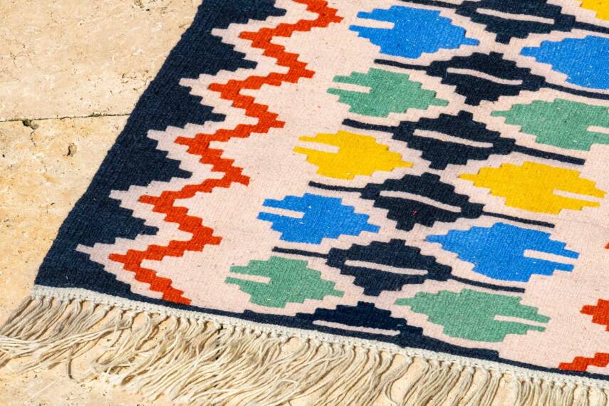 Lacivert Zeminli Renkli Motifli Küçük El Dokuma Yün Kilim - 4
