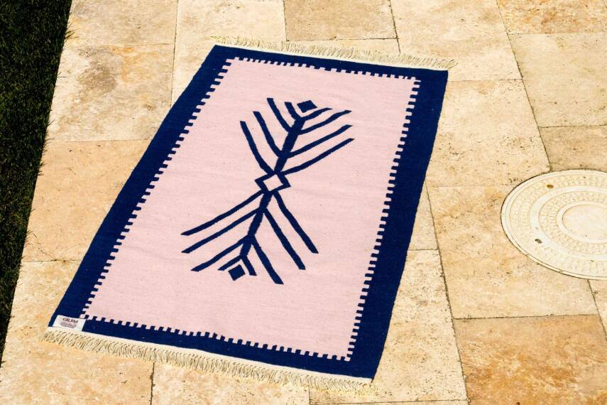 Pudra Lacivert Hayat Ağacı Motifli El Dokuma Yün Kilim - 3