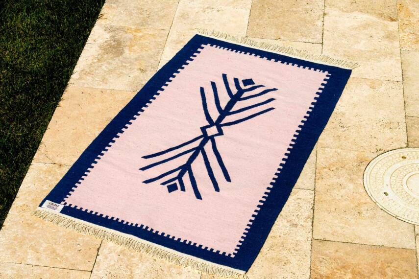 Pudra Lacivert Hayat Ağacı Motifli El Dokuma Yün Kilim - 4