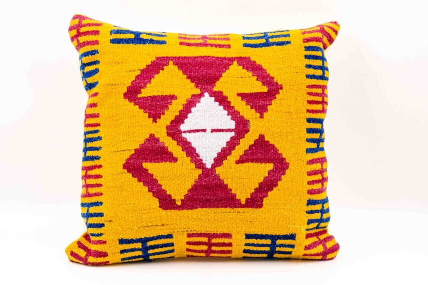 Sarı Zeminli Geleneksel Motifli Yün Kilim Kırlent Kılıfı - 1