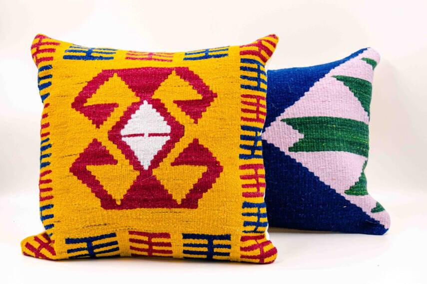 Sarı Zeminli Geleneksel Motifli Yün Kilim Kırlent Kılıfı - 2