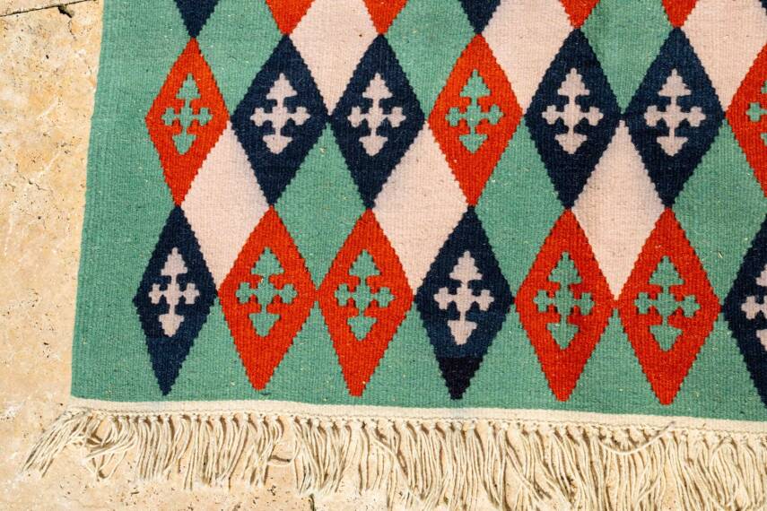 Yeşil Baklava Desenli El Dokuma Yün Kilim - 4